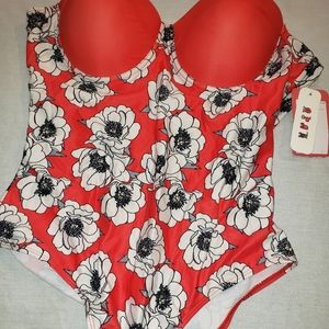 Red blossom  sz. Xlarge strapless red Bathingsuit nwt